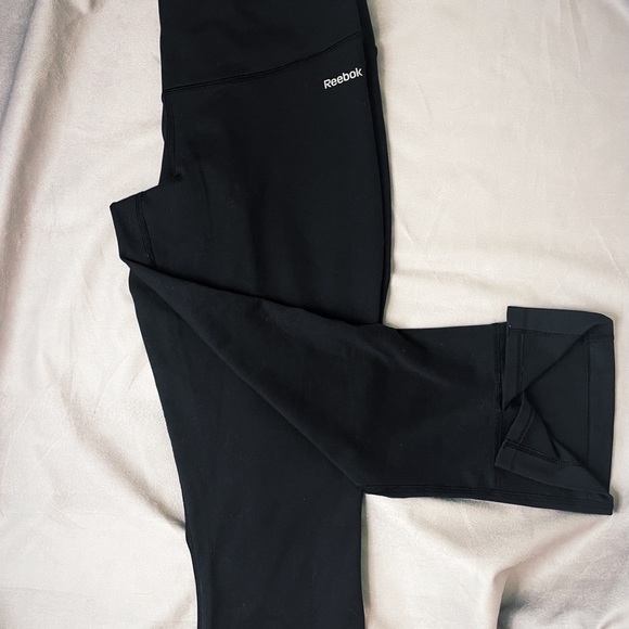 Reebok Pants - REEBOK Boot-Cut Capri Yoga Pants in Black Size Small